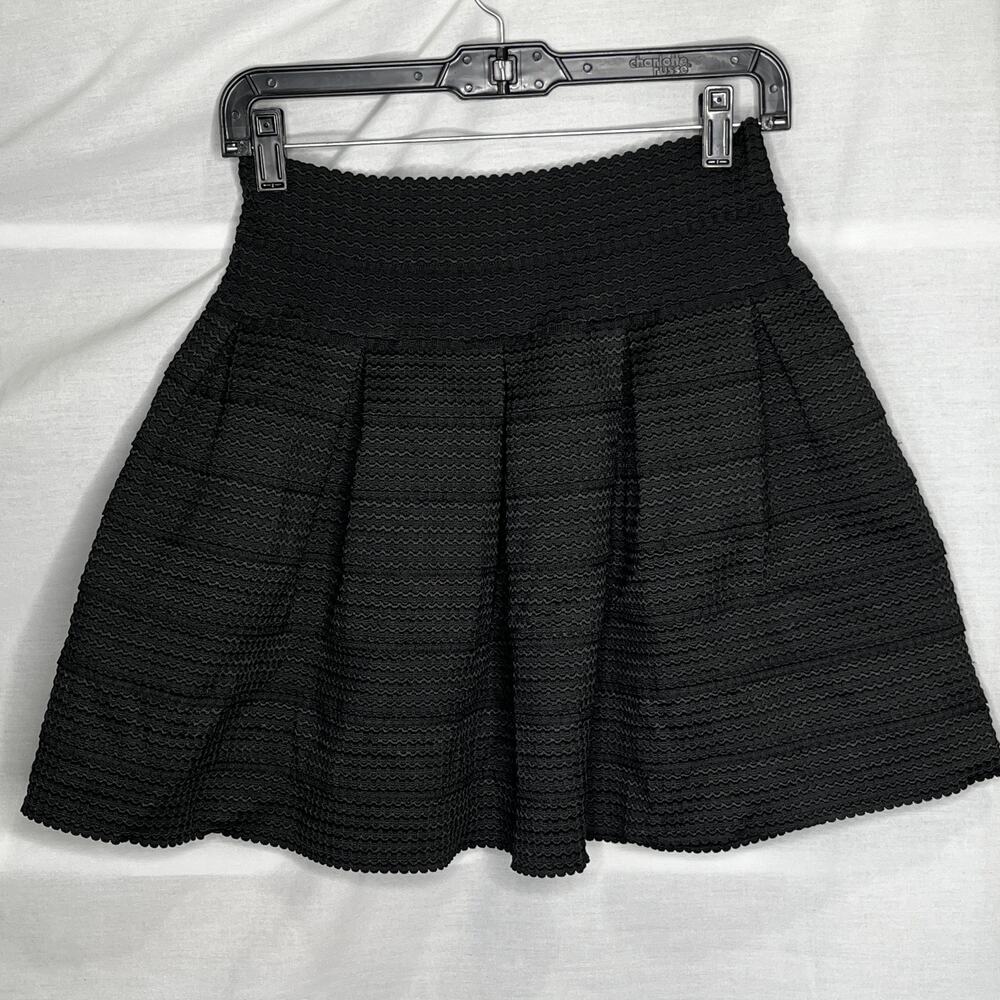 Aqua Women's Black Scalloped Stripe Stretchy Pleated Skirt S